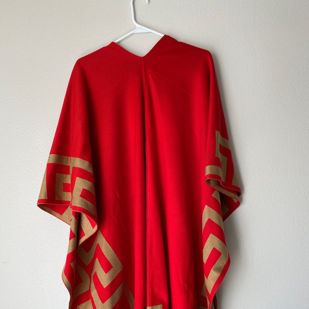 Reversible Front Open Woolen Cape. - image 4